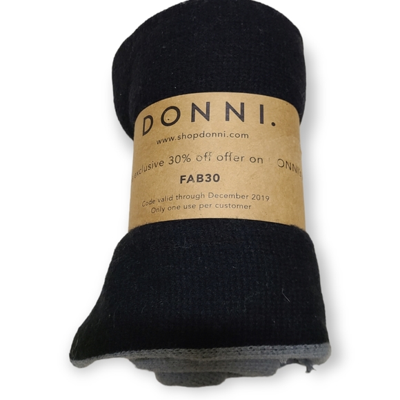 DONNI. tri color blanket scarf with fringe - Picture 2 of 7